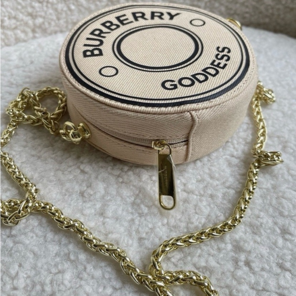 Burberry GWP Beige Round Key Holder w/ goddess edp - Picture 7 of 8